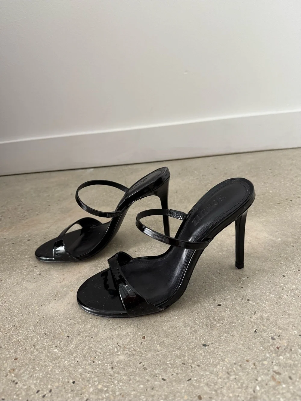SCHUTZ polished patent